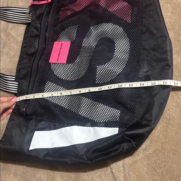 Victoria’s Secret gym tote bag - Picture 3 of 6